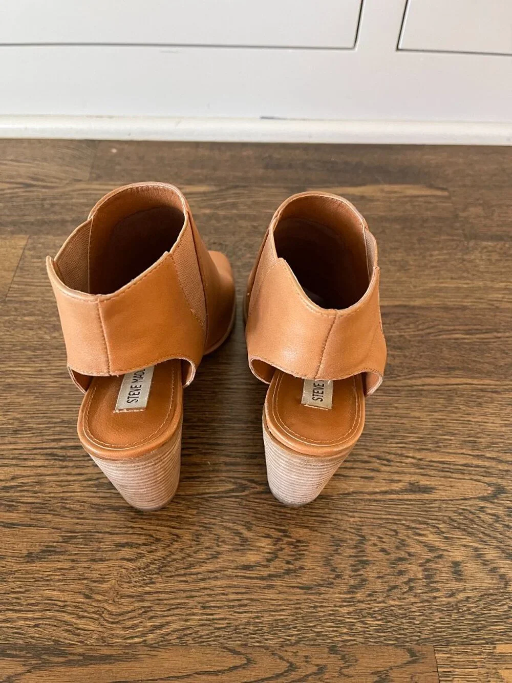Steve Madden Nobel Cognac Leather Peep Toe Block Heel Booties - Size 8 (EUC)